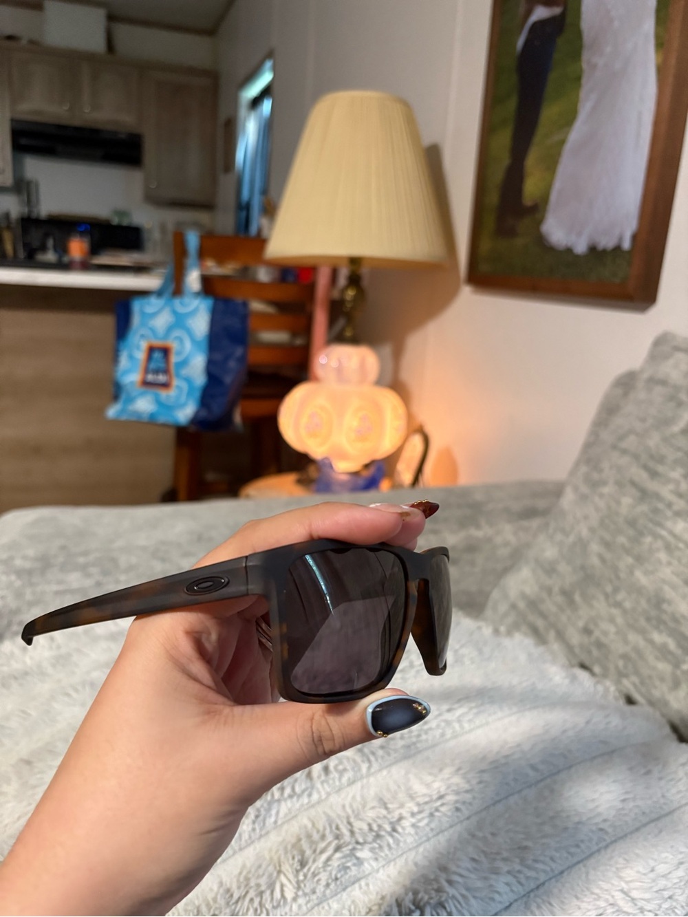 Oakley Women shades — Polarized Lens